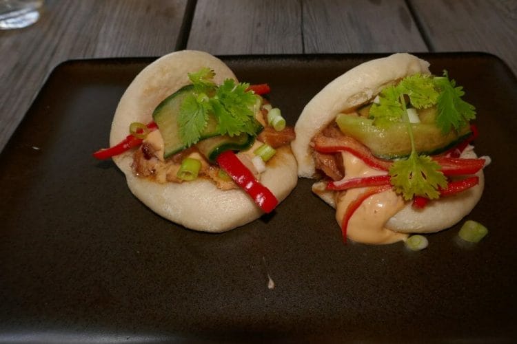 Steam buns with salmon