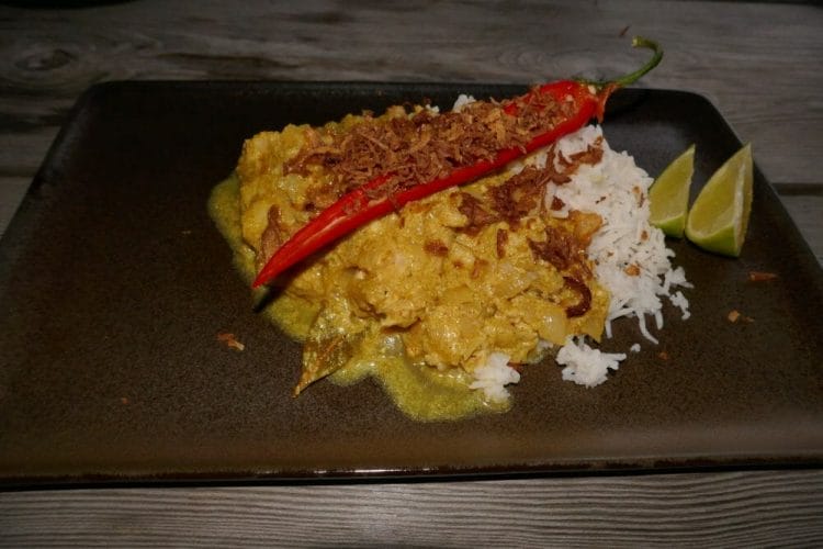 Doi murgi - chicken stew from Bangladesh