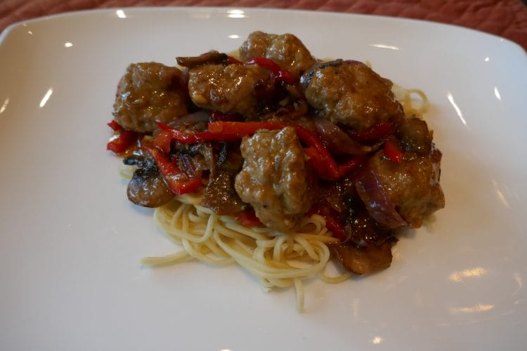 Vietnamese meatballs in peanut sauce Vietnamese meatballs in peanut sauce