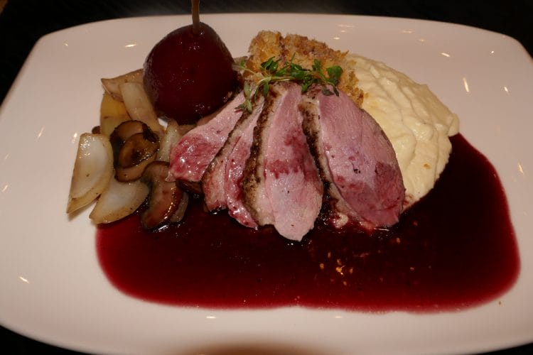 Weekly menu for week 30 Duck breast with red wine boiled pear, red wine sauce, parsley puree and exciting potatoes