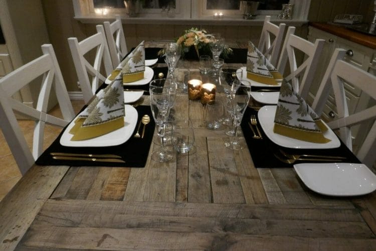 Black and gold on the table