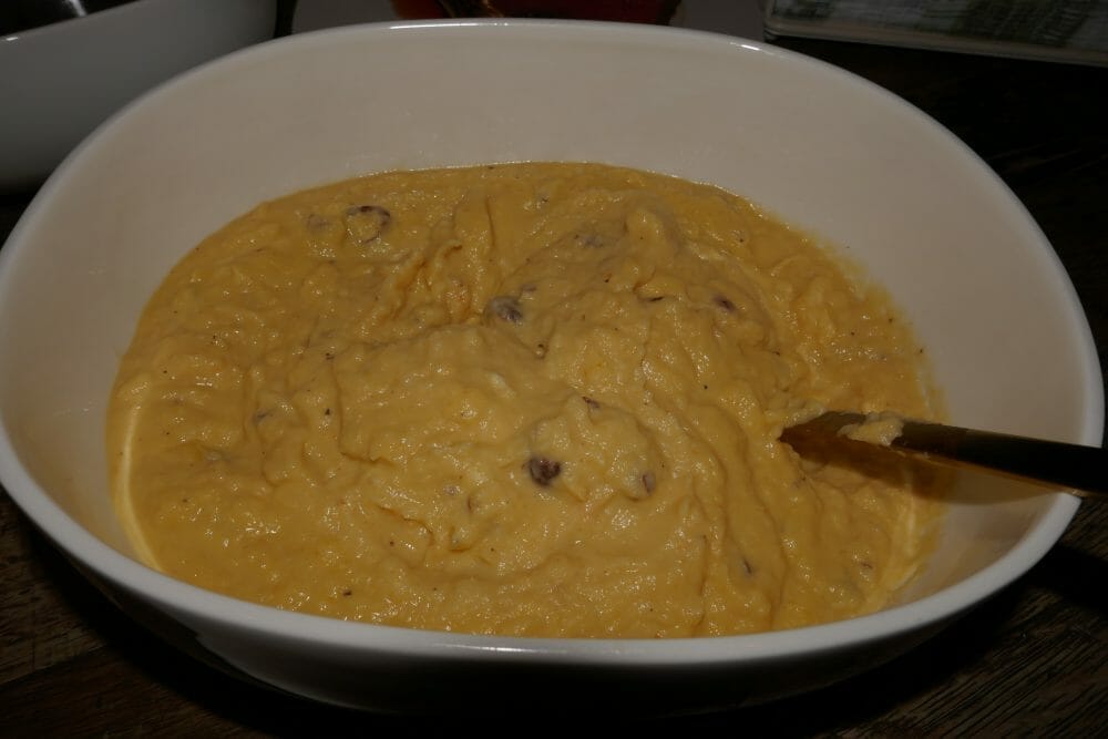 Sellerirotpuré med hasselnøtter Sellerirotpuré med hasselnøtter