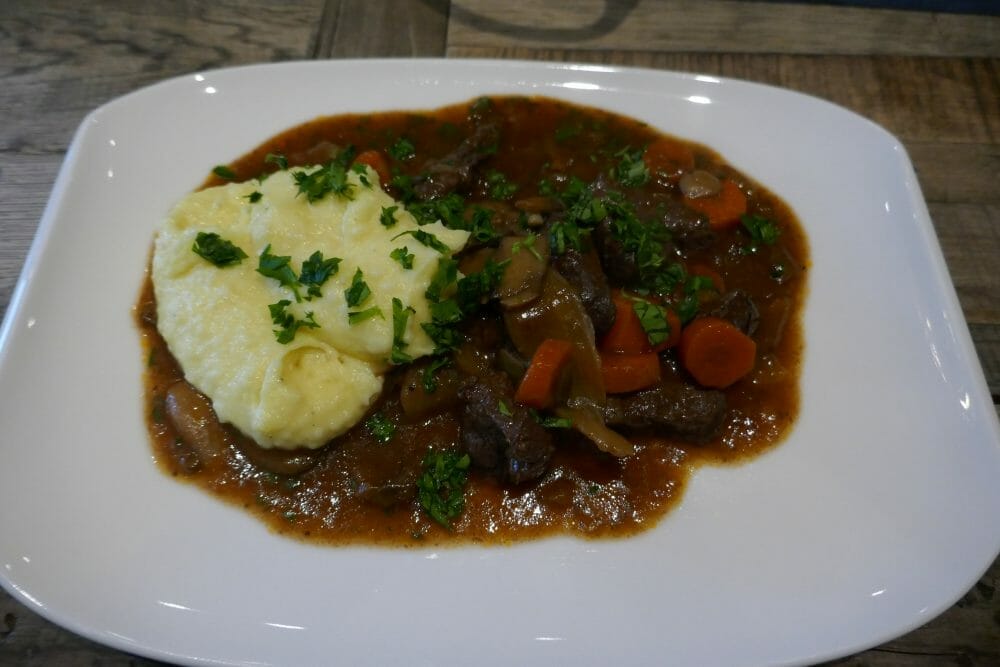 Hvalgryte med potetmos Hvalgryte med potetmos