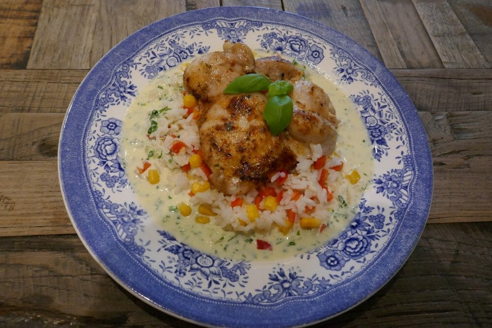 Kylling med urtesaus Kylling med urtesaus