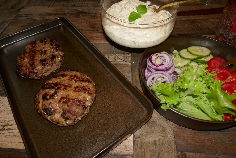 Lammeburger med smak av Middelhavet Lammeburger med smak av Middelhavet