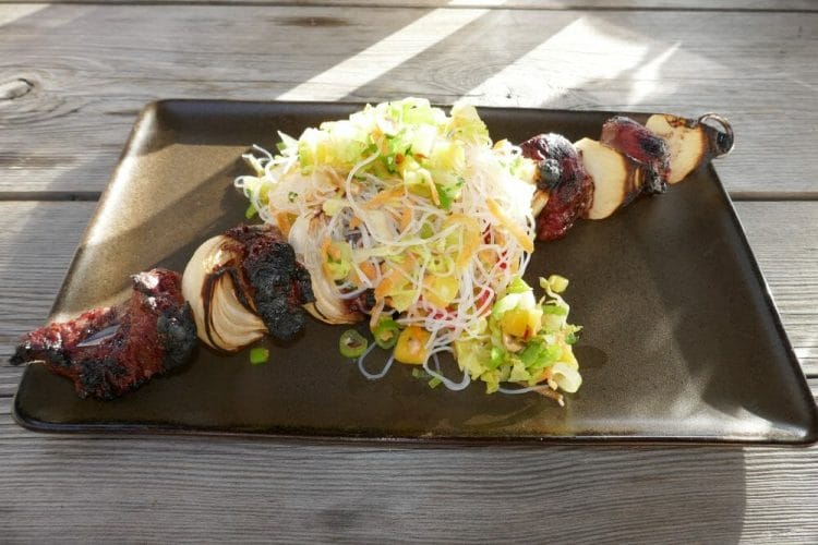 Kushiyaki med nudelsalat Kushiyaki med nudelsalat