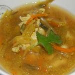 Lettvinn kyllingsuppe med karri