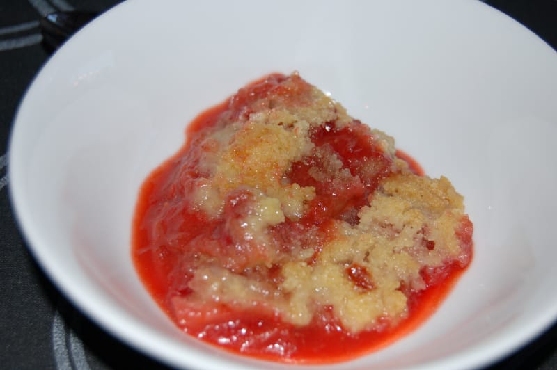 Ukemeny for uke 26 Crumble med rabarbra og jordbær