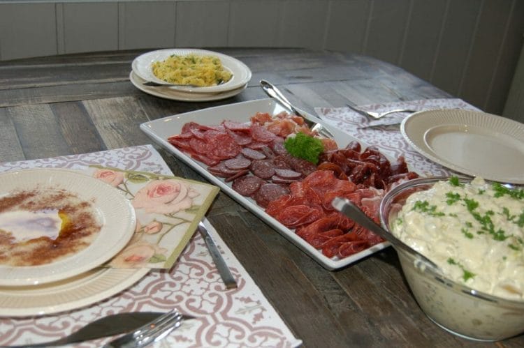 Weekly menu for week 25 Celebrate Christmas Eve (midsummer) with sour cream porridge and cured meats