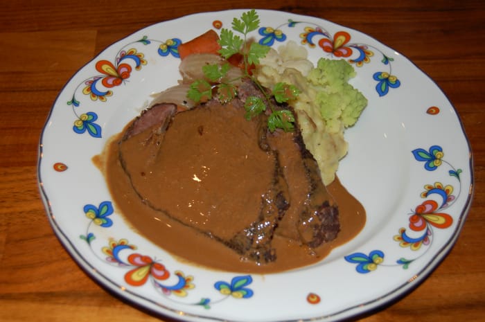 Long-fried roast beef with a lovely sauce